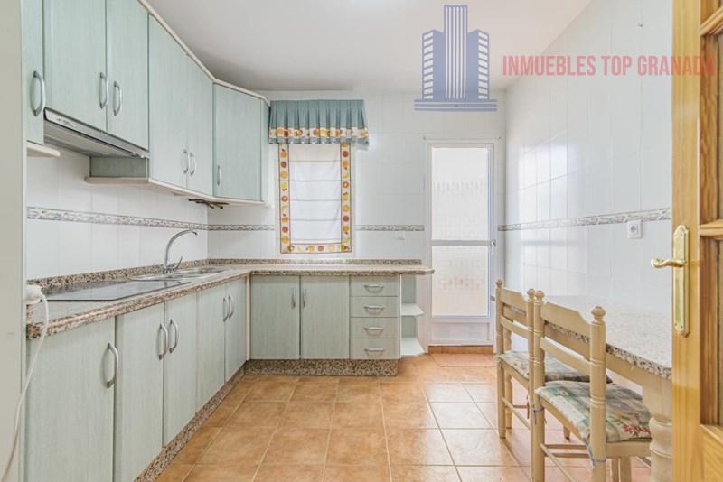 For sale of flat in Cúllar Vega