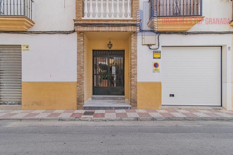 For sale of flat in Cúllar Vega