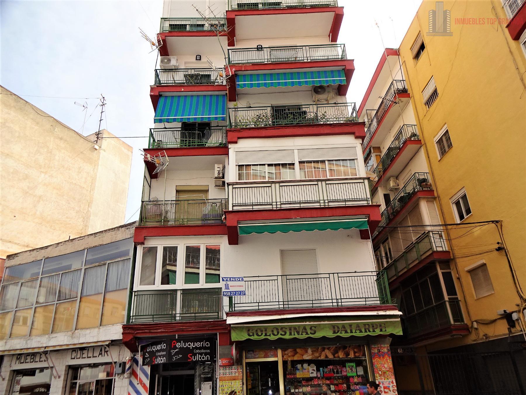For sale of flat in Granada