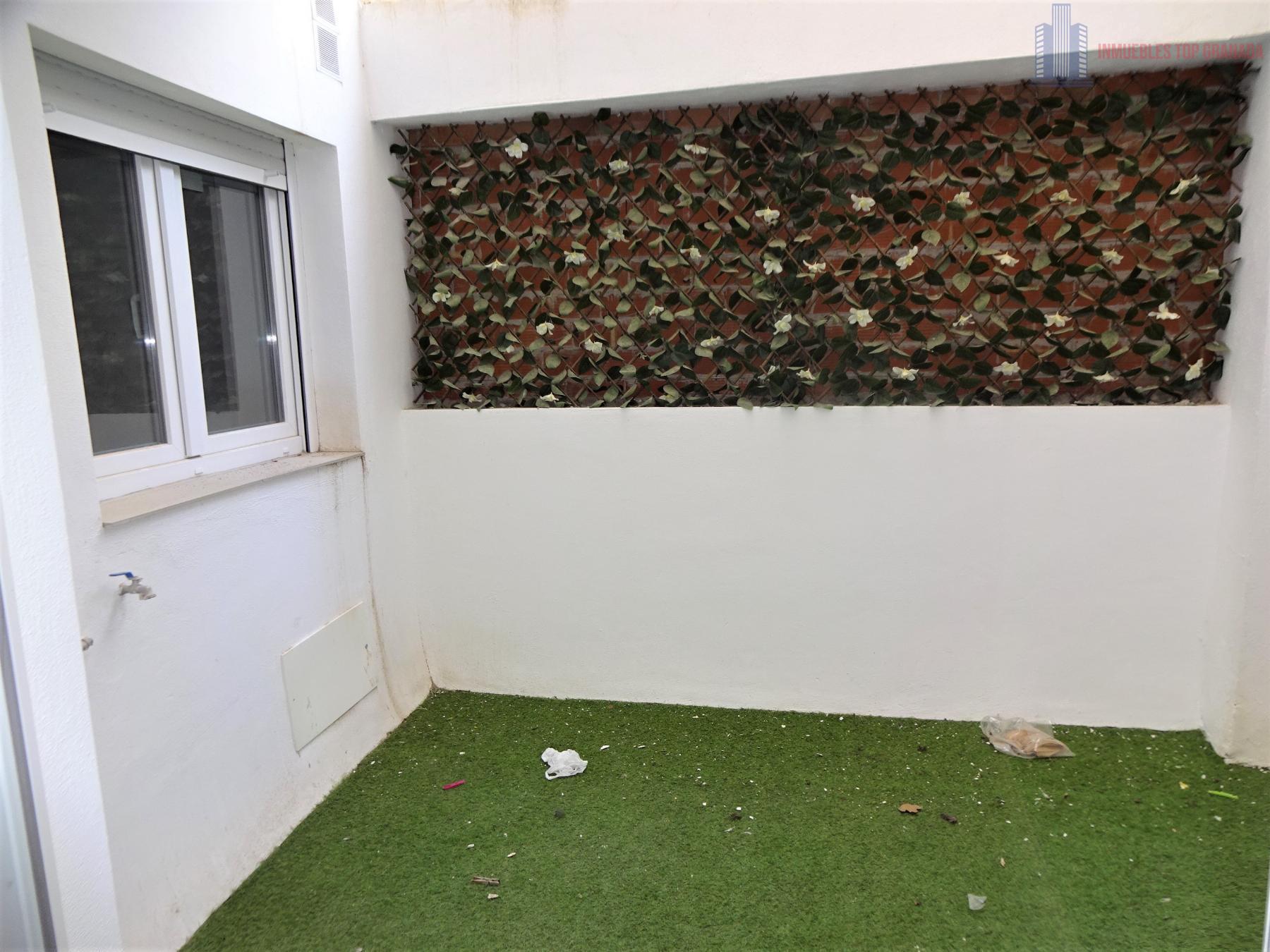 For sale of flat in Granada