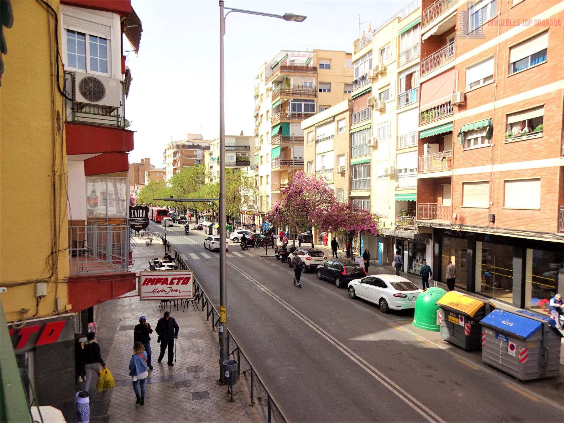 For sale of flat in Granada
