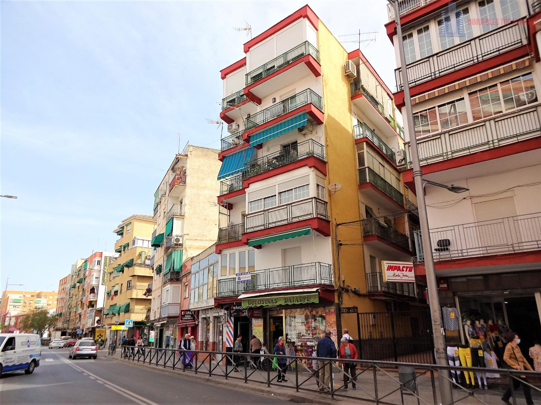 For sale of flat in Granada