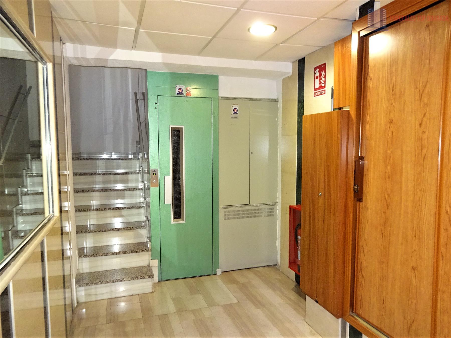For sale of flat in Granada