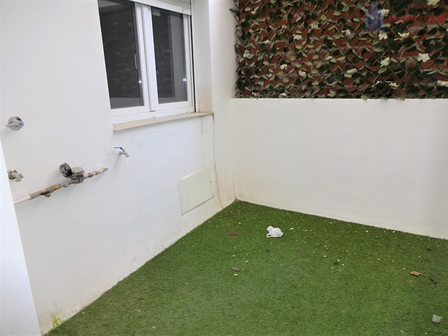 For sale of flat in Granada