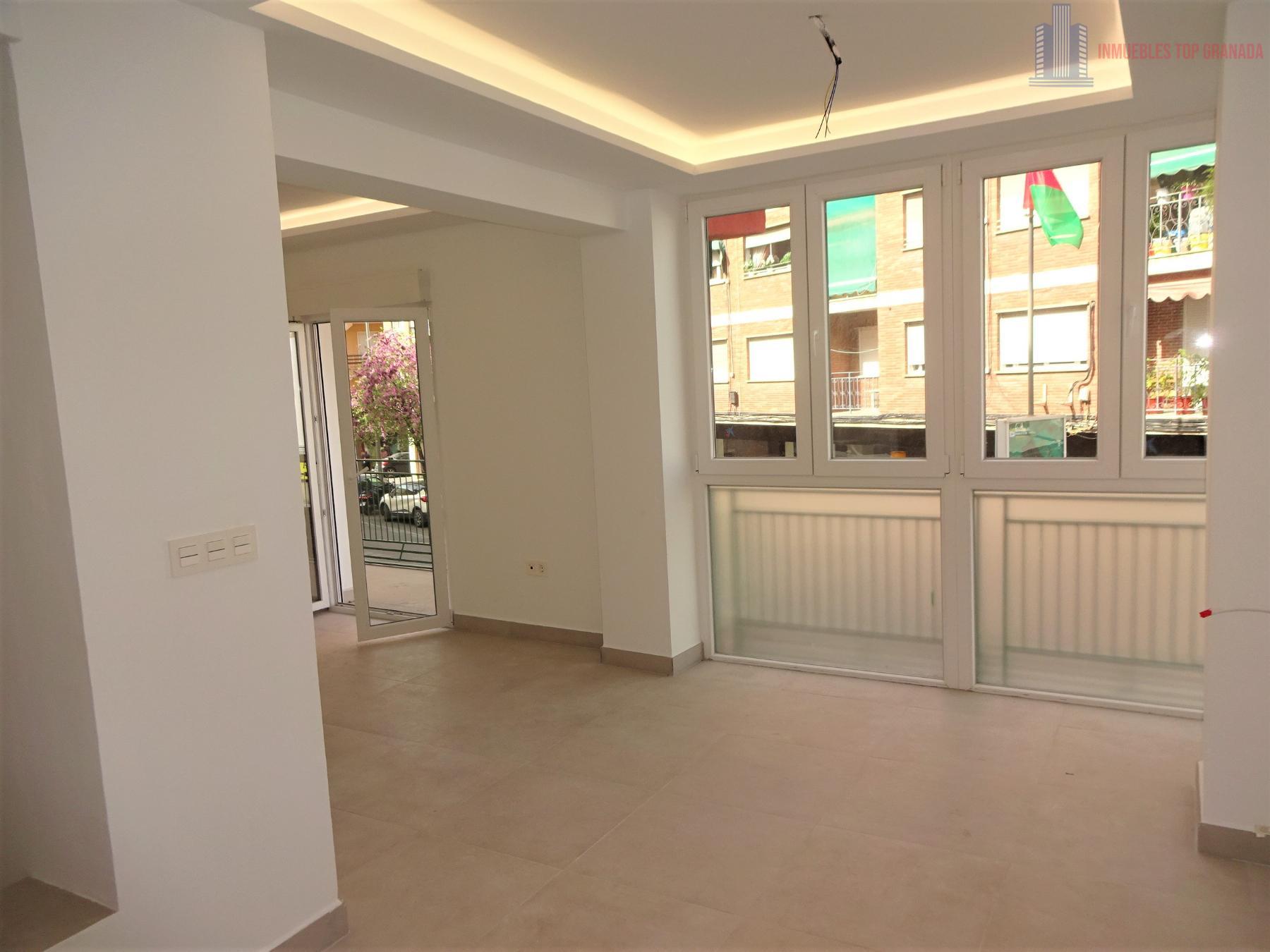 For sale of flat in Granada