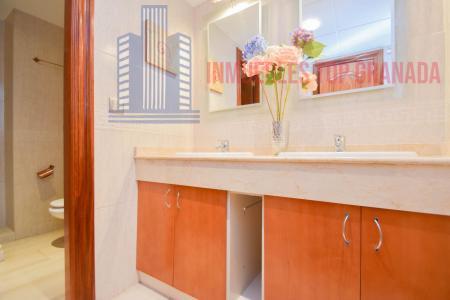 Venta de piso en Granada