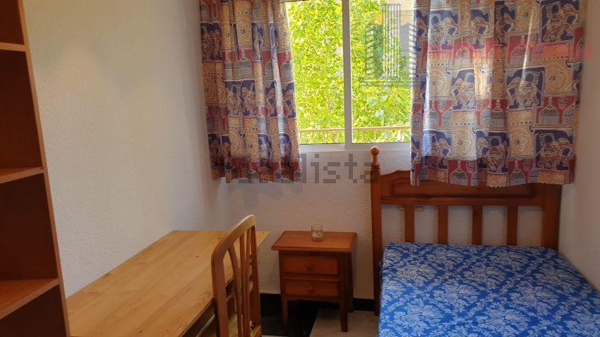 For rent of flat in Granada