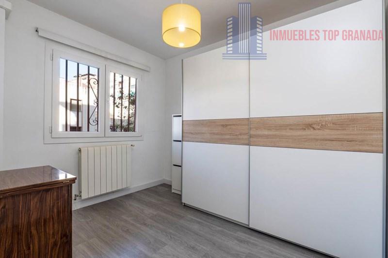 For sale of flat in Granada