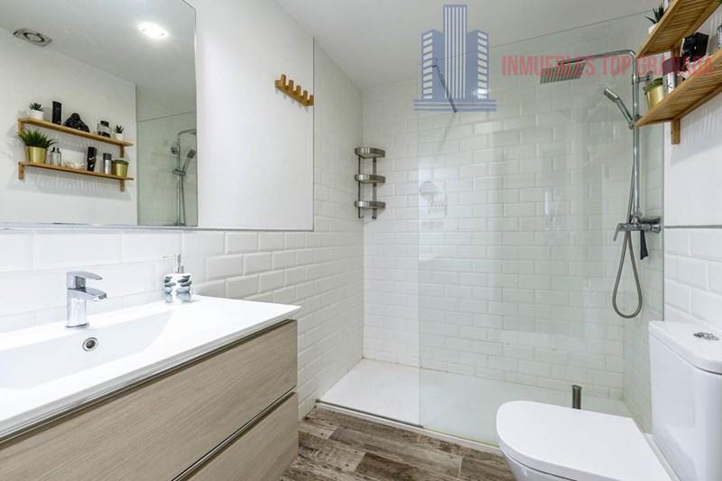 For sale of flat in Granada