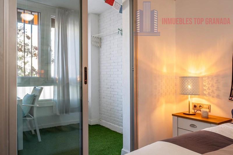 For sale of flat in Granada
