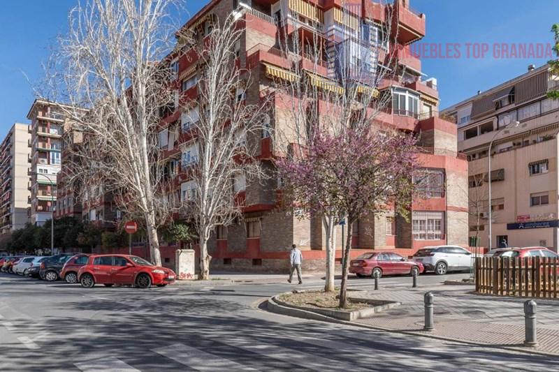 For sale of flat in Granada