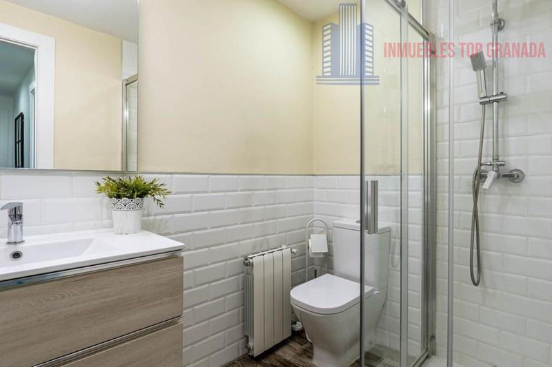 For sale of flat in Granada