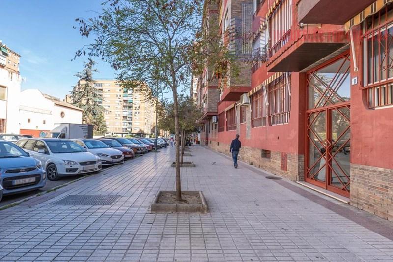 For sale of flat in Granada