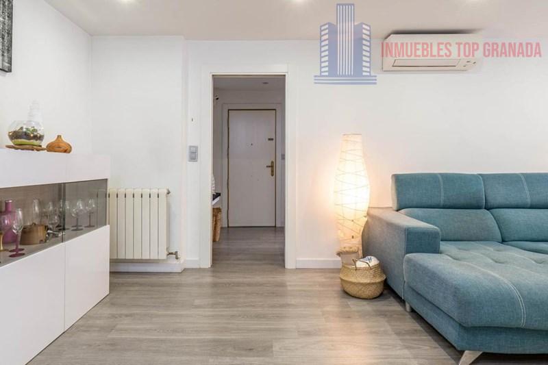 For sale of flat in Granada