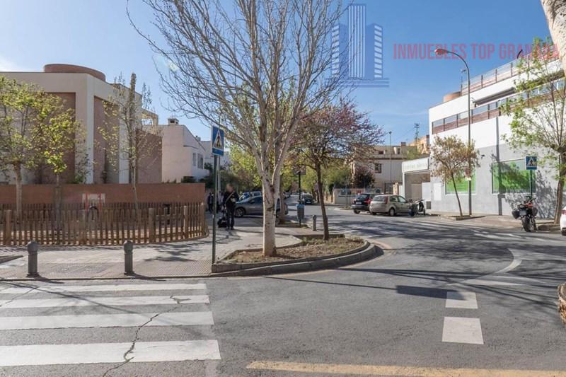 For sale of flat in Granada