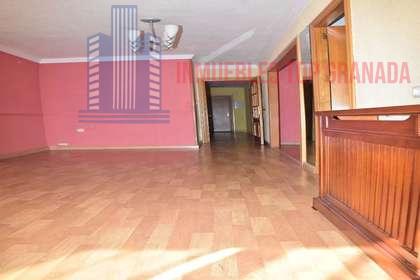 For sale of flat in Granada