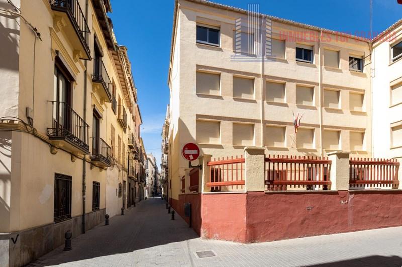 For sale of building in Granada