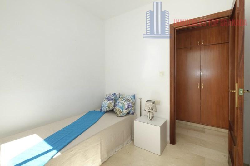 For sale of flat in Cenes de la Vega