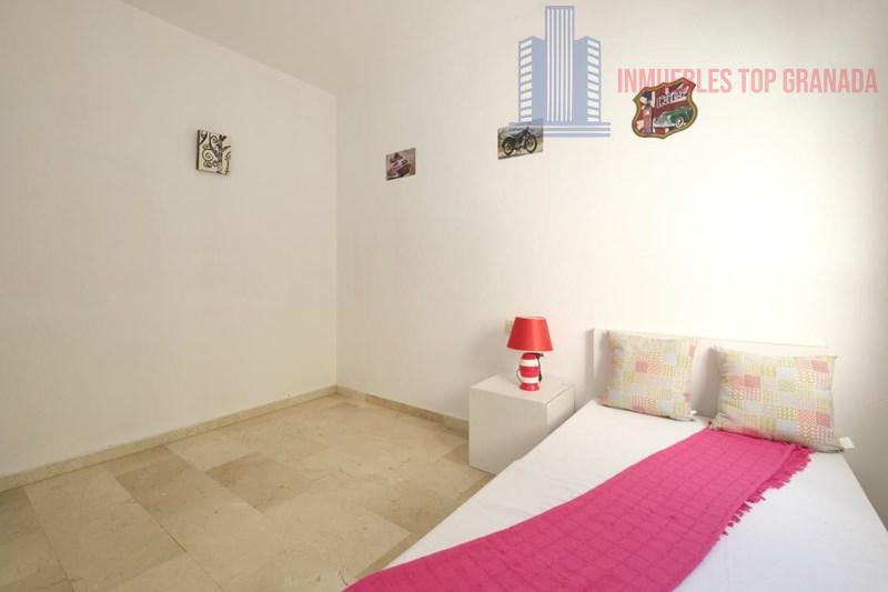 For sale of flat in Cenes de la Vega