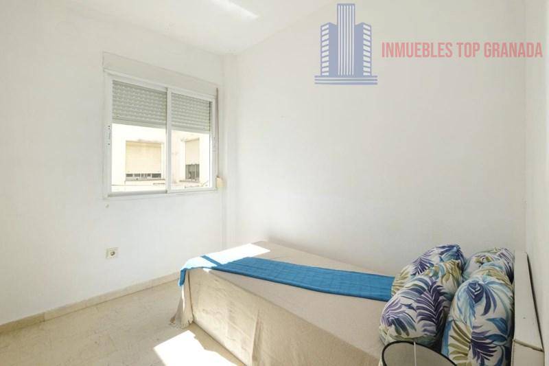 For sale of flat in Cenes de la Vega