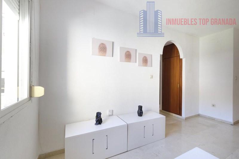For sale of flat in Cenes de la Vega