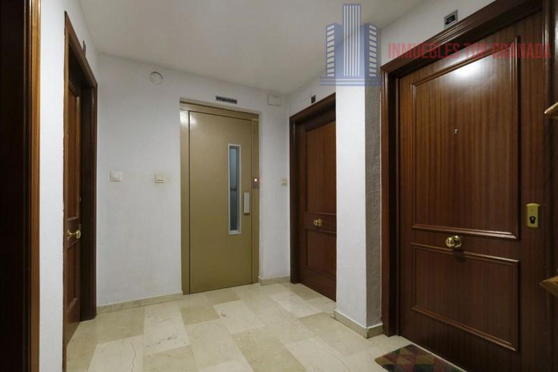 For sale of flat in Cenes de la Vega