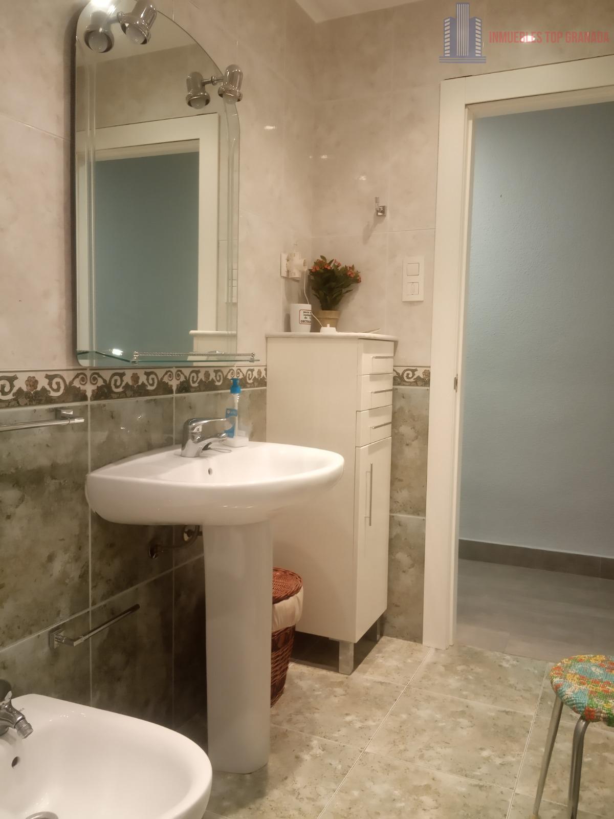 For rent of flat in Granada