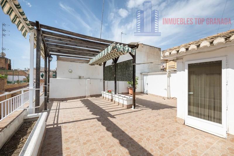 For sale of house in Granada