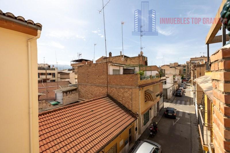 For sale of house in Granada