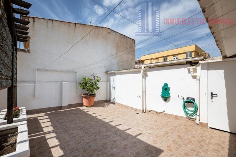 For sale of house in Granada