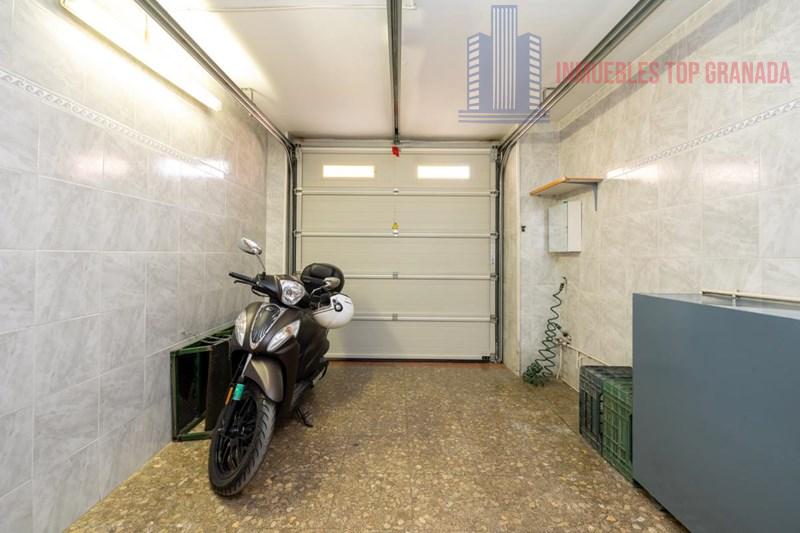 For sale of house in Granada