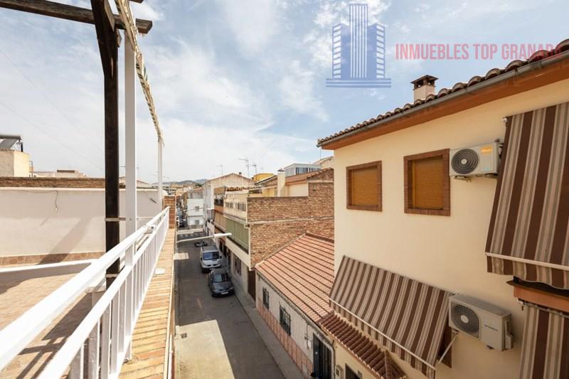 For sale of house in Granada