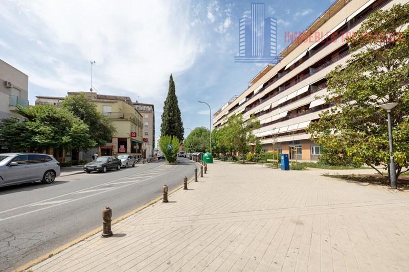 For sale of house in Granada