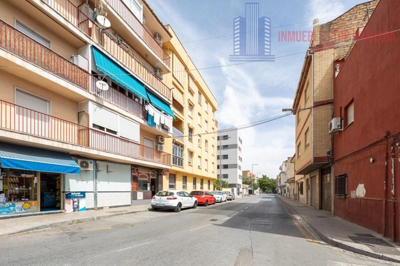 For sale of house in Granada