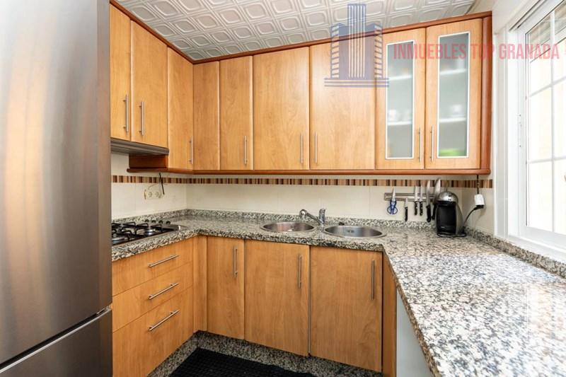 For sale of house in Granada