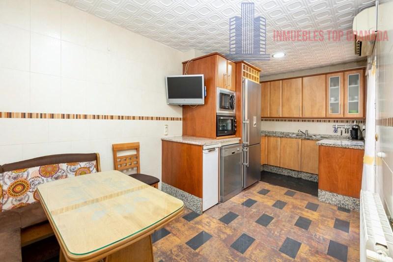For sale of house in Granada