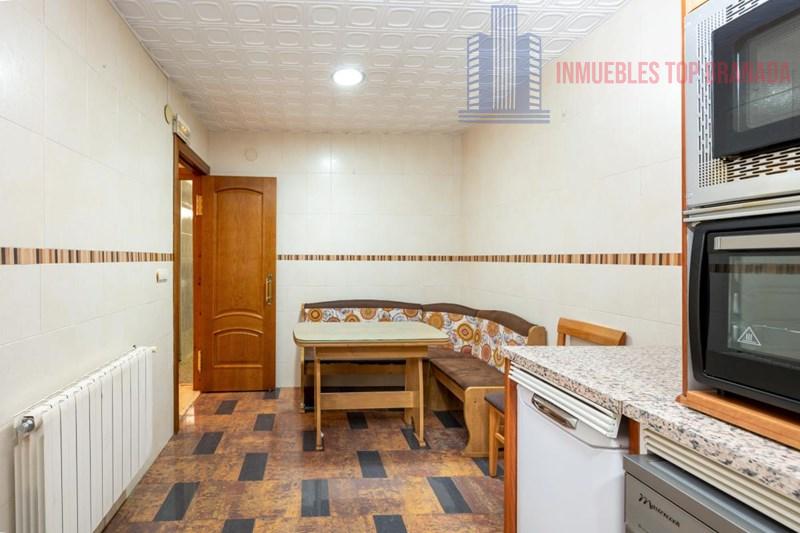 For sale of house in Granada
