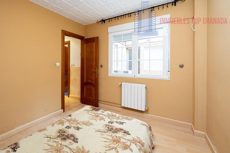 For sale of house in Granada