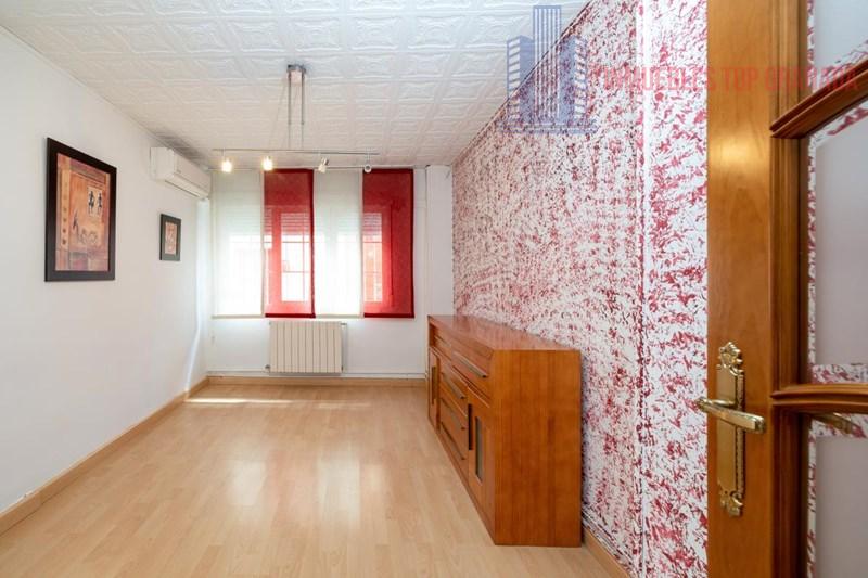 For sale of house in Granada