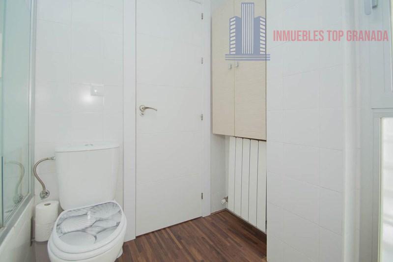 For sale of flat in Granada