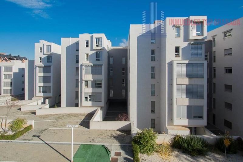 For sale of flat in Granada