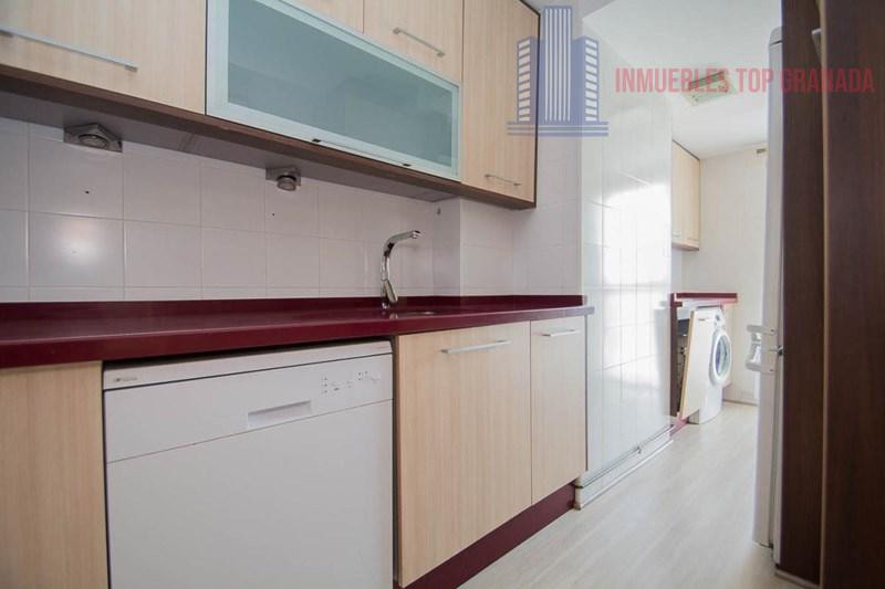 For sale of flat in Granada