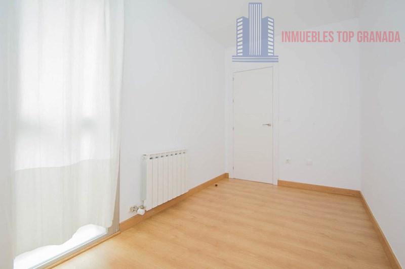 For sale of flat in Granada