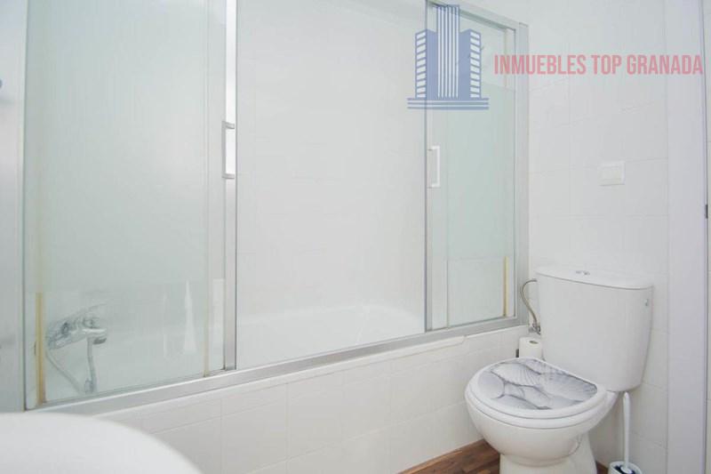 For sale of flat in Granada