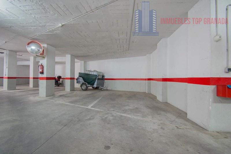 For sale of flat in Granada