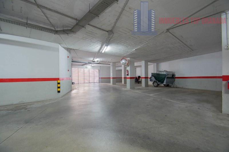 For sale of flat in Granada