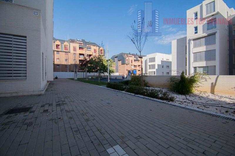For sale of flat in Granada