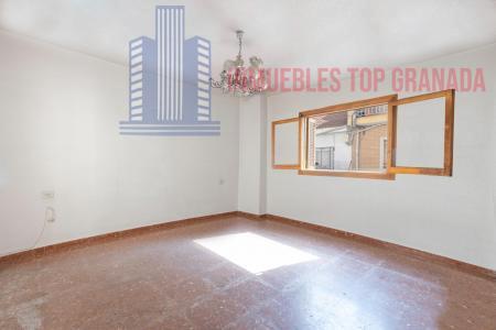 For sale of house in Granada