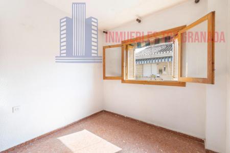 For sale of house in Granada
