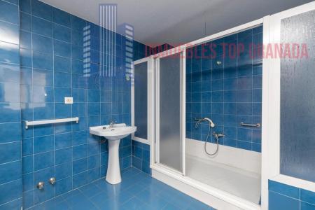 For sale of house in Granada